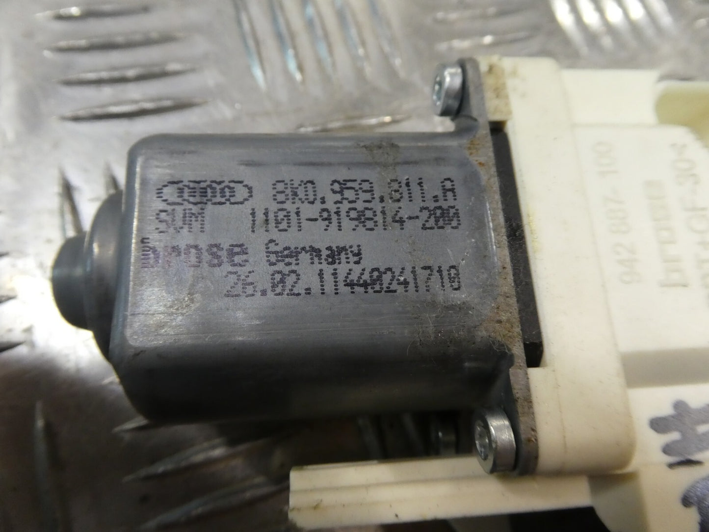 Porsche Cayenne 958 92A Elektro motor Hinten Rechts 8K0959811A ORIGINAL gebraucht - Fensterhebermotor
