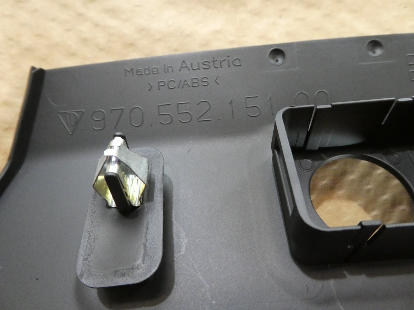 Porsche Panamer 970 Abdeckung Armaturenbrett mitte schwarz ORIGINAL gebraucht - 97055215100
