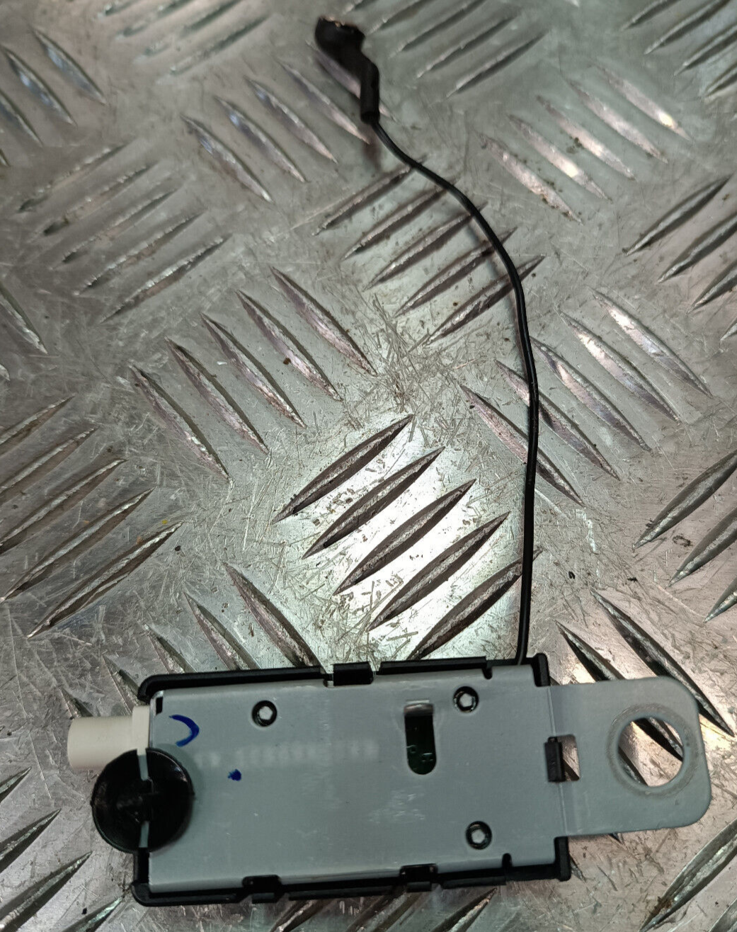 OPEL ASTRA K 1.4 Turbo 2019 Antennenverstärker Weiche ORIGINAL gebraucht - 39163949