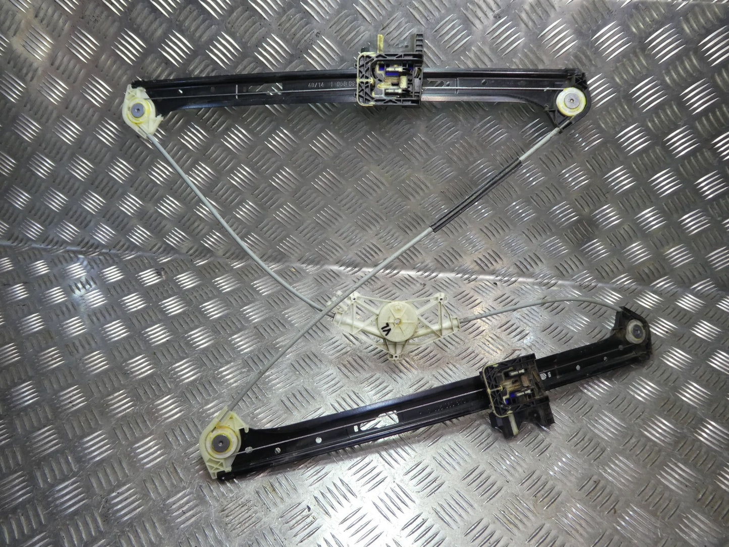 Porsche Macan 95B vorne links 95B837461 ORIGINAL gebraucht - Fensterheber
