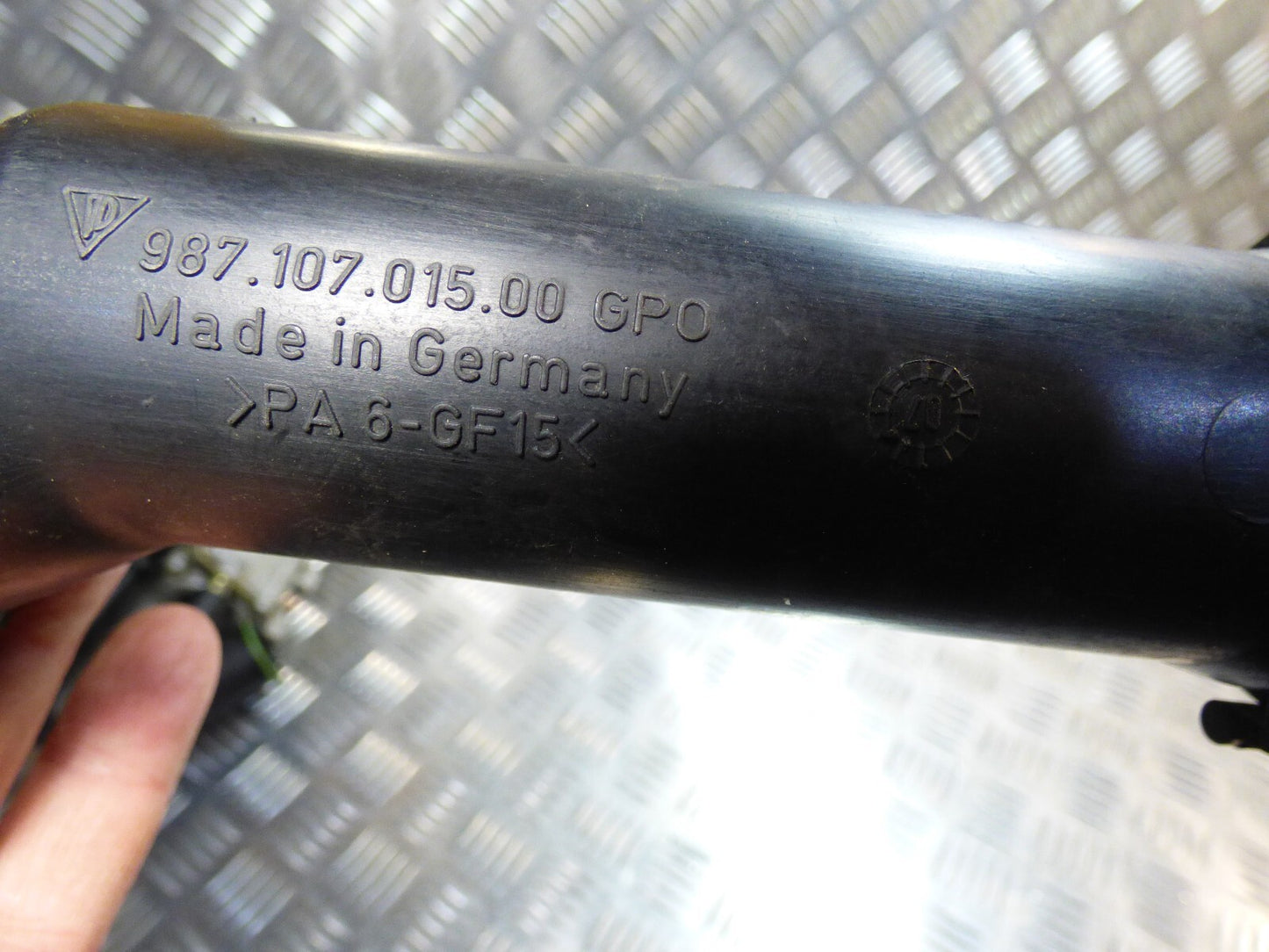 Porsche Boxster 987 Öleinfüllstutzen Ölstutzen Öl Stutzen Einfüllen ORIGINAL gebraucht - 98710701500