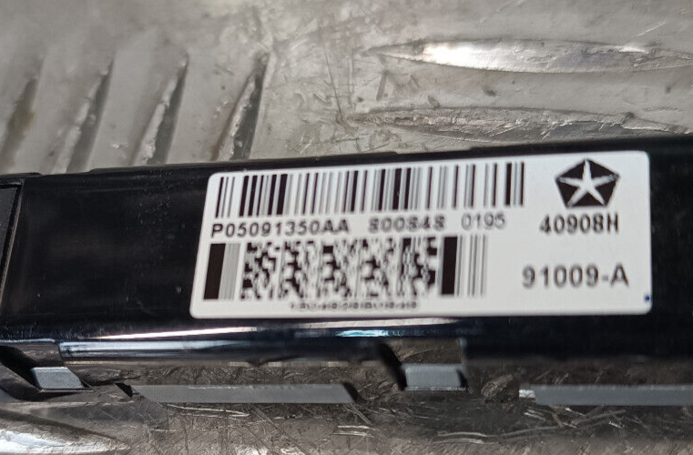 Jeep Grand Cherokee WK2 Radio Antenne Module ORIGINAL gebraucht - P05091350AA