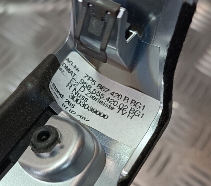 Porsche Cayenne S 92A Blende Leiste Türverkleidung 7P5867420B gebraucht - Original