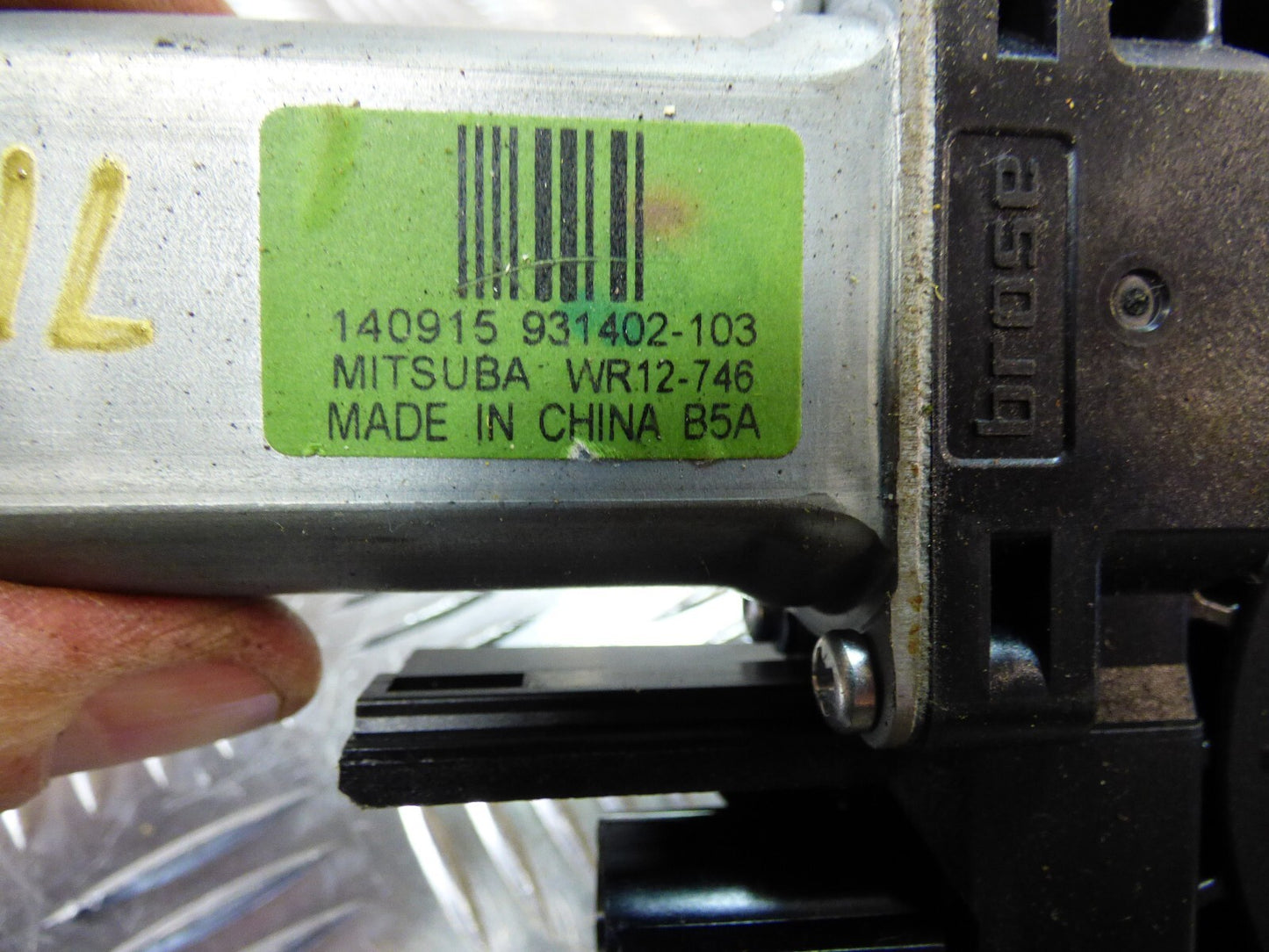 Jeep KL 2015 Fensterhebermotor hinten links Motor Scheibe 931402-103 ORIGINAL gebraucht - Cherokee