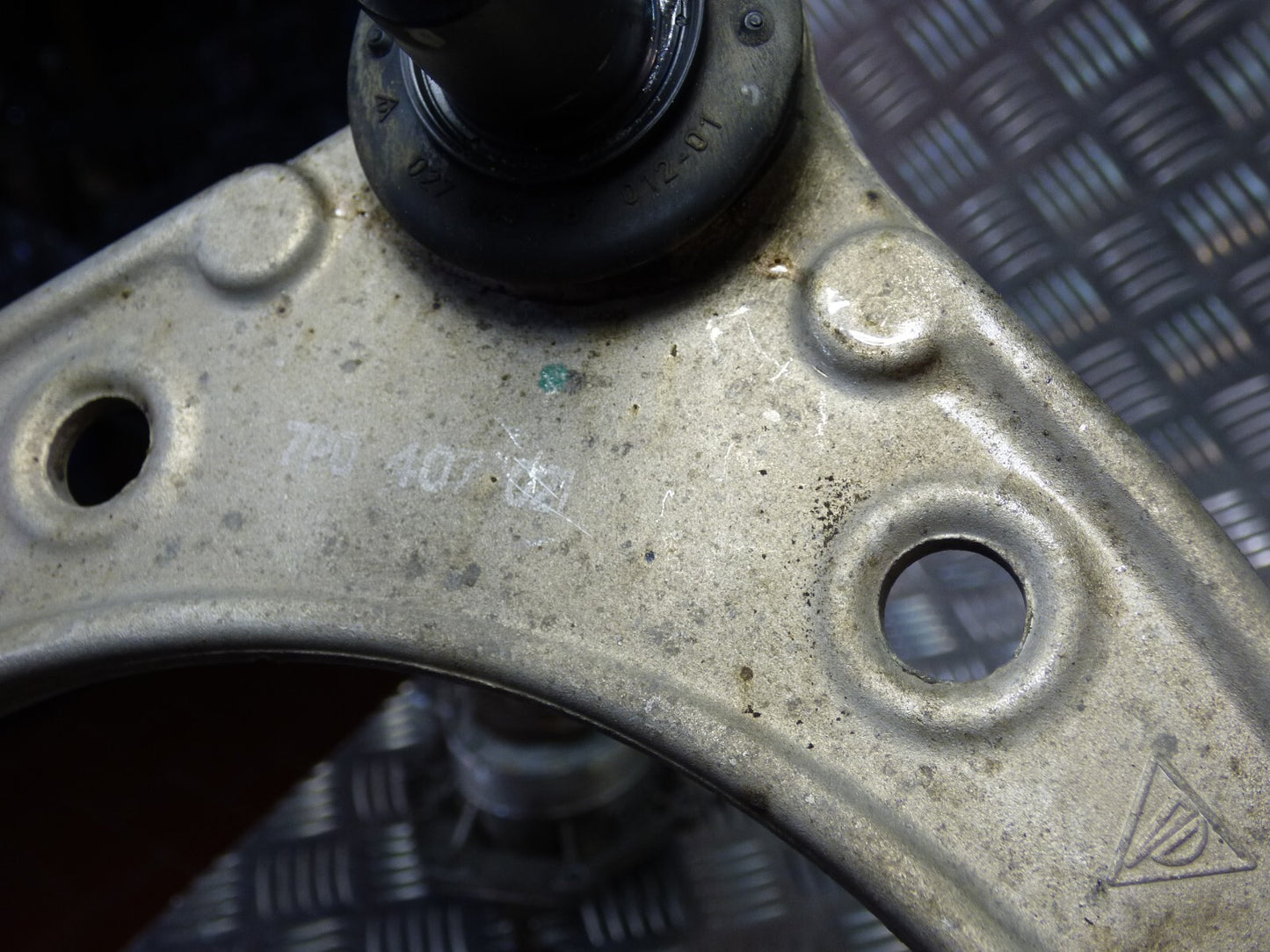 Porsche Cayenne 92A vorne oben links o. rechts 7P0407021 ORIGINAL gebraucht - Querlenker