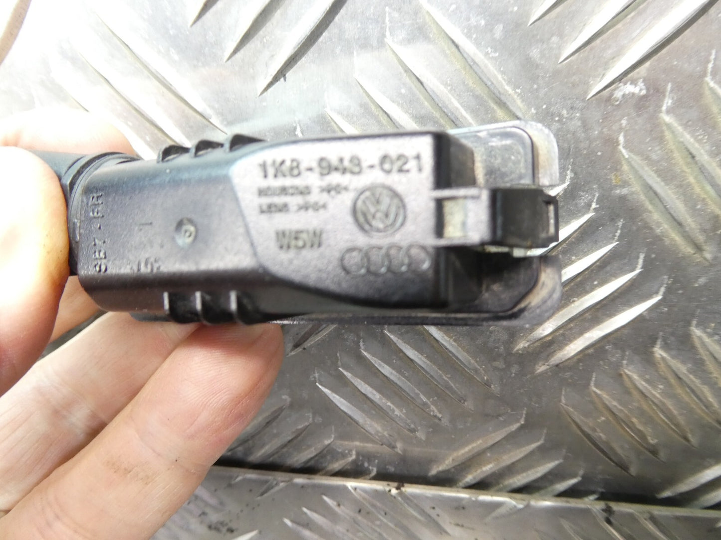 Porsche Macan 95B LED Kennzeichen Licht 1 paar 1K8943021 gebraucht - Original
