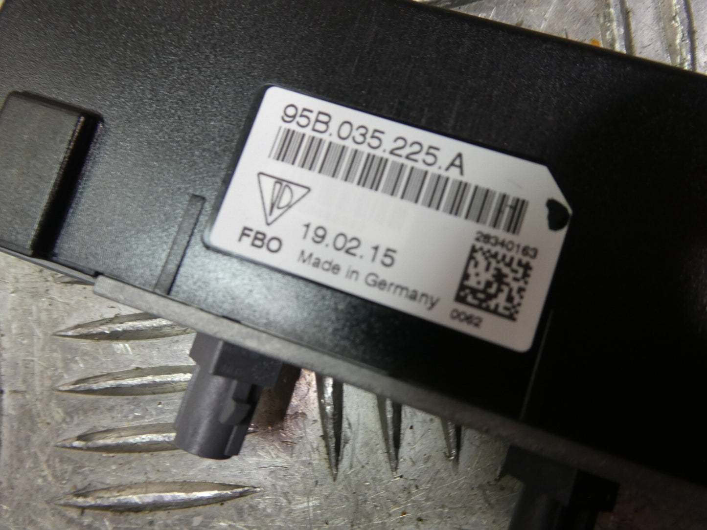 Porsche Macan 95B Antennenverstärker Steuergerät ORIGINAL gebraucht - 95B035225A