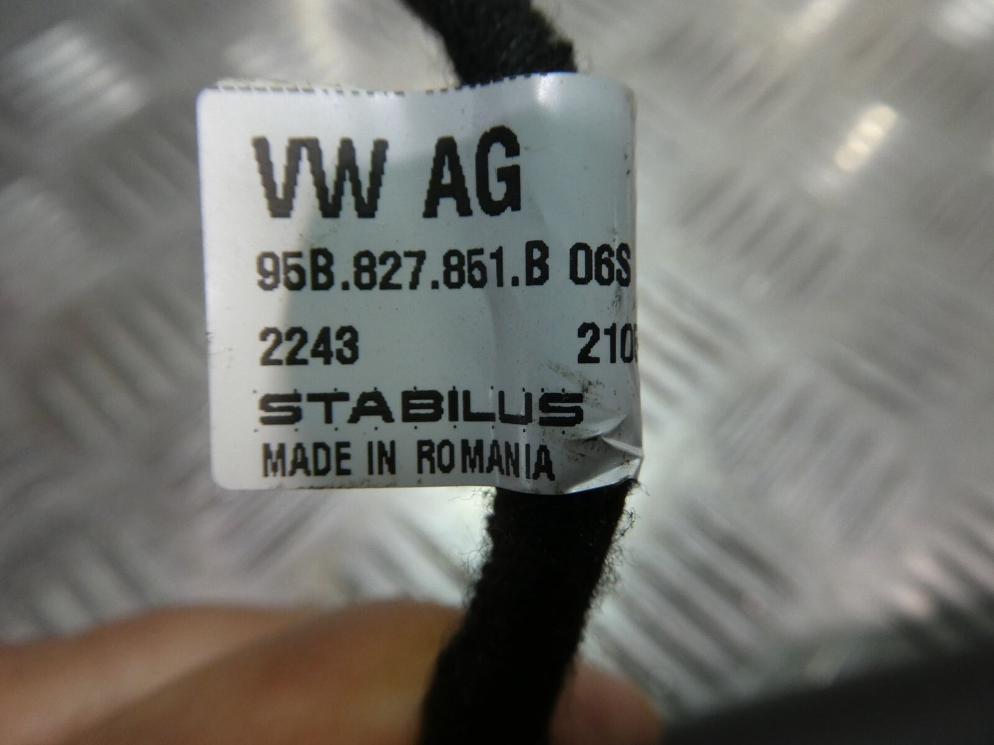 Orig. Porsche Macan 95B Heckklappe Gasdruckfeder Dämpfer 95B827851B ORIGINAL gebraucht - Elekrische