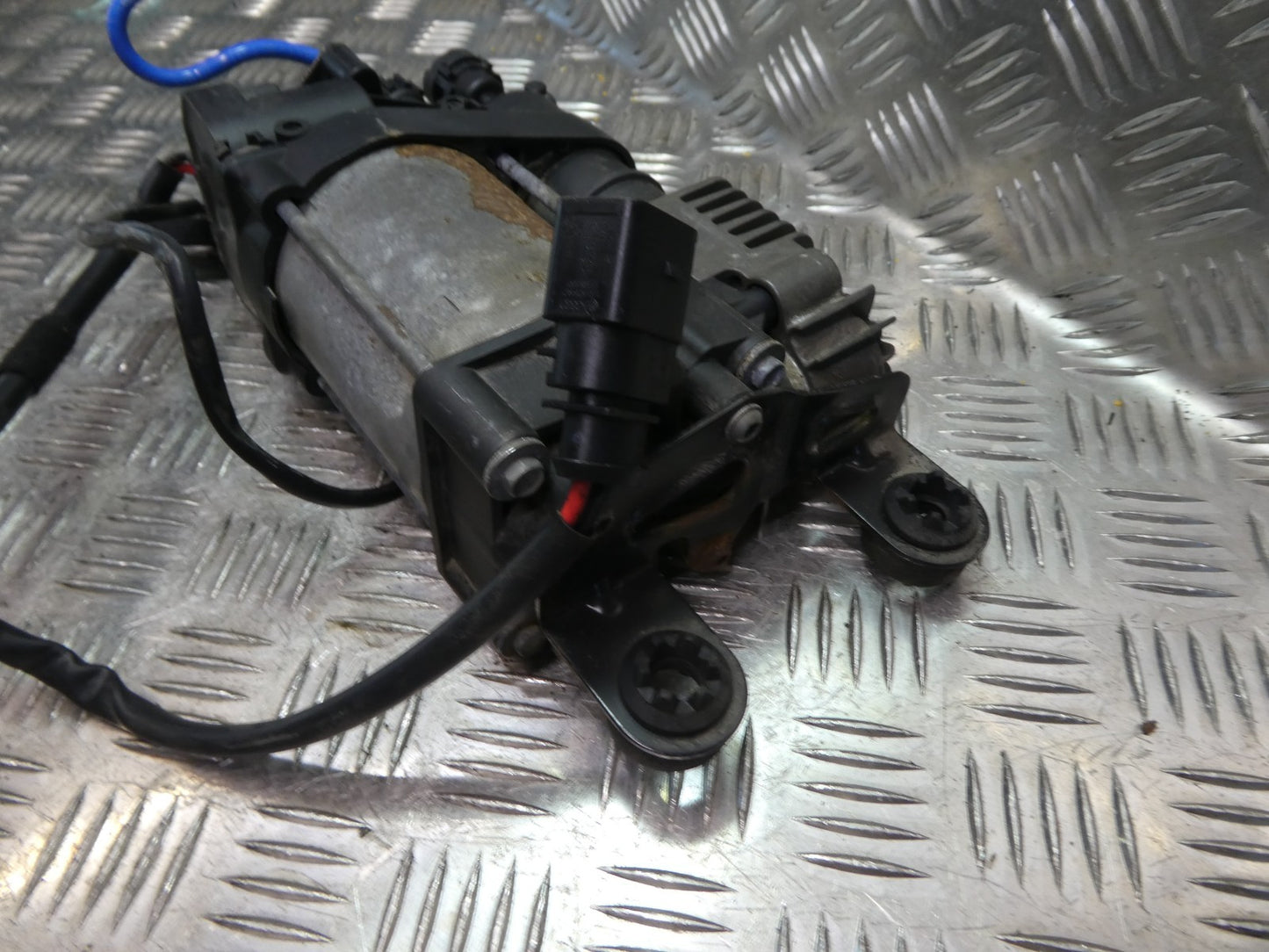 Orig. PORSCHE MACAN 3.0 TDI Luftfederung 95B616006C ORIGINAL gebraucht - Kompressor