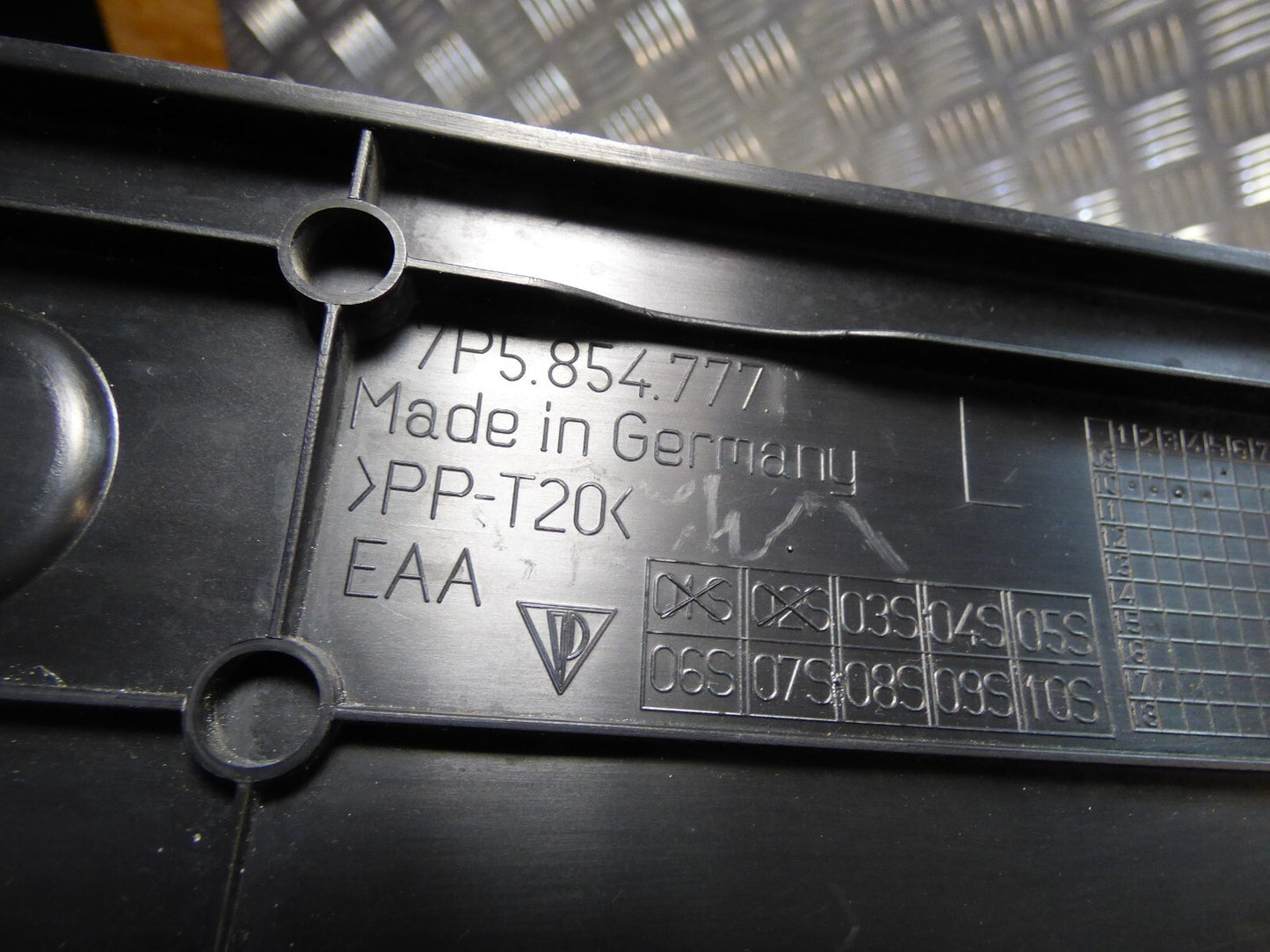 Porsche Cayenne 92A Kunststoff Kotflügel vorne Links Schwarz 7P5854777 ORIGINAL gebraucht - Abdeckung