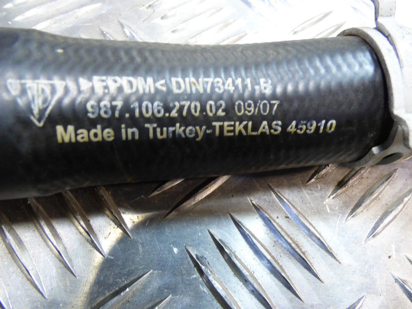 Porsche Boxster Cayman 987 Wasserschlauch Kühlwasserschlauch ORIGINAL gebraucht - 98710627002
