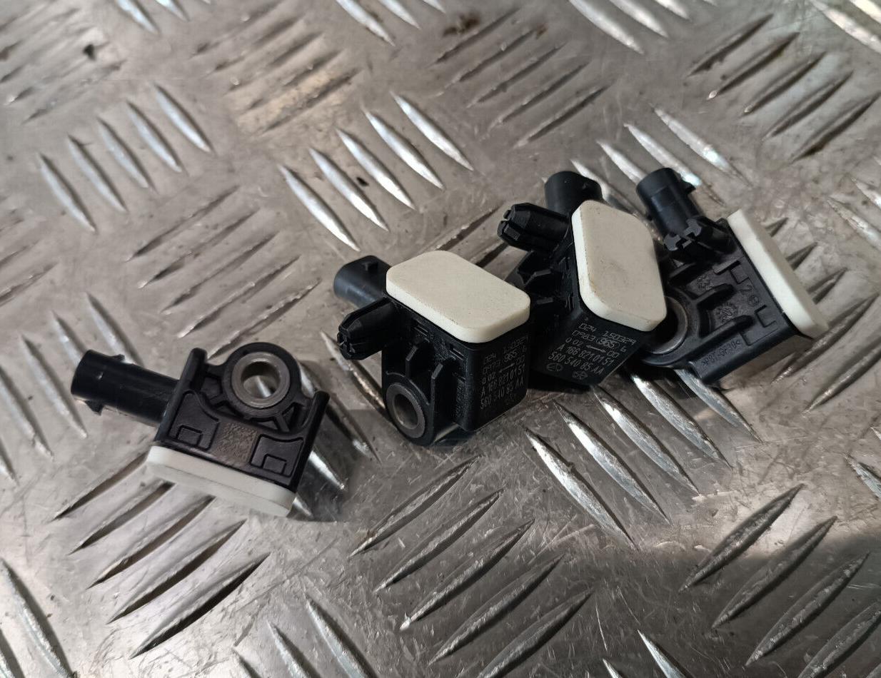 Jeep Grand Cherokee WK2 Aufprallsensor Crashsensor 56054085AA ORIGINAL gebraucht - A166821051