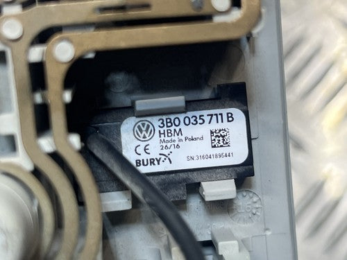 VW Volkswagen Transporter T6 Innenraumleuchte Innenleuchte vorne 3B0035711B