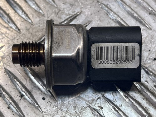 Mercedes Sprinter W906 2.2 CDI Kraftstoffdrucksensor 93077521A