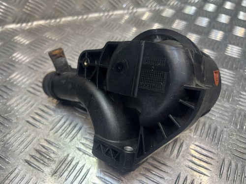 Mercedes Sprinter W906 2.2 CDI Kraftstofffilter Halterung A6512001556