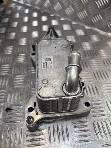 Mercedes Sprinter W906 2.2 CDI Ölkühler mit Ölfiltergehäuse MAHLE 70586826-01