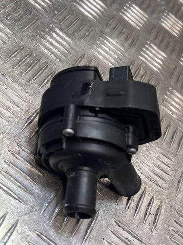 Mercedes Sprinter W906 2.2 CDI Zusatzwasserpumpe Nachlaufpumpe A2148350364