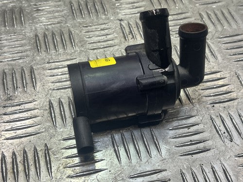 VW Volkswagen Transporter T6 Zusatzwasserpumpe Wasserpumpe 7E0965561C