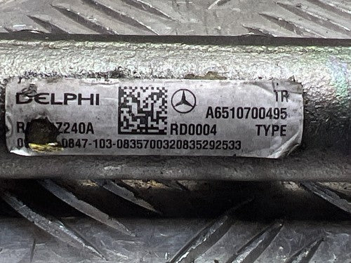 Mercedes Sprinter W906 2.2 CDI Kraftstoffverteiler mit Sensor A6510700495
