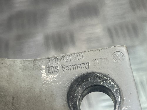 VW Volkswagen Transporter T6 Tür Scharnier vorne links oben 7E0831401