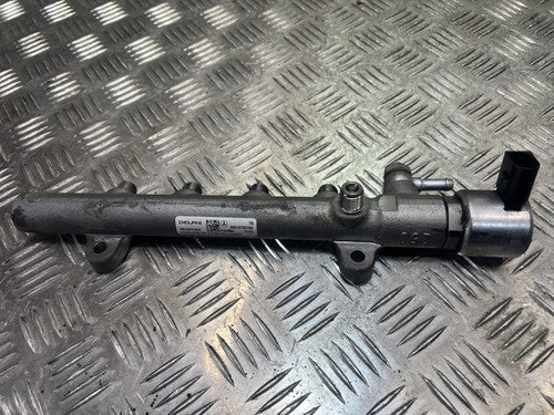 Mercedes Sprinter W906 2.2 CDI Kraftstoffverteiler mit Druckregelventil A6510700