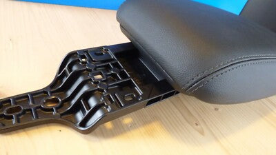 Alfa Romeo Stelvio Q4 2021 Mittelkonsole Armlehne Schwarz-Stitched Leder