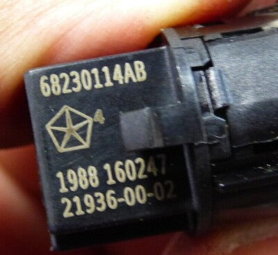 JEEP COMPASS II 2021 Sonne Sensor in Armaturenbrett ORIGINAL gebraucht - 68230114AB