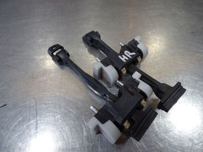 Opel Insignia 2.0 CDTI Türfangband paar hinten 13229106