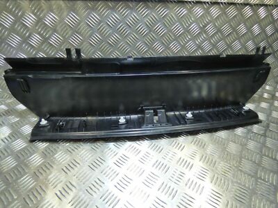 Mercedes W204 C Klasse Limo Laderaumkante Ladekante Verkleidung A2046900825