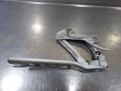 Skoda Superb 1.9 TDI Scharnier Motorhaube links 3T0823301B / 3T0 823 301 B