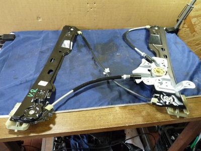 Opel Astra J Exlite 1.4 Fensterheber Rechts Vorne 13350759