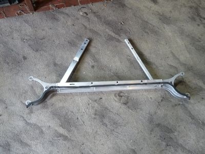 Audi A8 3.0 TDI V6 Quattro Querträger vorne mitte 4E2805465B / 4E2 805 465 B