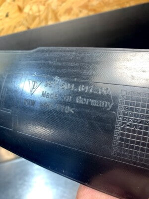 Porsche 981 Blende Verkleidung Abdeckung für Links Kotflügel vorne ORIGINAL gebraucht - 98150464100