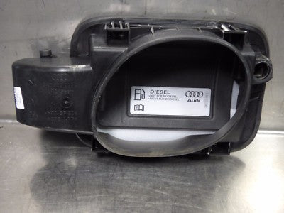 Audi A4 S4 8K Tankdeckel LX7W Silber gebraucht - Eissilber gebraucht - 8K0809999A gebraucht - Original