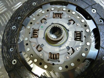 Peugeot Citroen 1.6 HDi Kupplung Satz Schwungrad ZweiMassenSchwungrad 9818024380