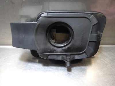 AUDI A8 4E Facelift Tankklappe Tankdeckel 4E0809857E  schwarz LZ9Y