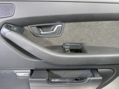 Audi A8 3.0 TDI Türverkleidung HR mit Steuergerät Türlicht u. H.tön. 4E0868066