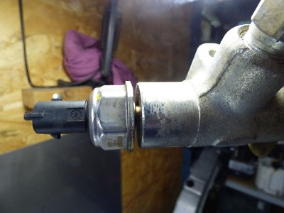 Opel Astra J 1.7 CDTI ORIGINAL gebraucht -   Einspritzleiste mit Sensor Denso A5090