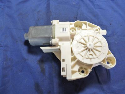 Ford Focus Style Bj.:2008 vorne links 4M5T-14A389 ORIGINAL gebraucht - Fensterhebermotor