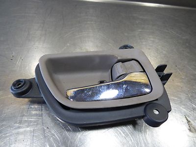 Mitsubishi Grandis 2.0 DI-D Türgriff, innen vorne rechts MN105360