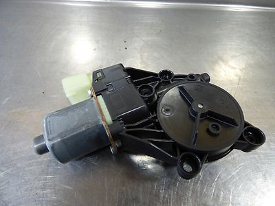 Ford Fiesta 1.0 Bj:2015 Fensterhebermotor vorne rechts 0130822619