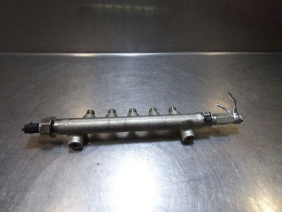 Opel Astra J 1.6 CDTI ORIGINAL gebraucht - Verteilerrohr 55570022 mit Kraftstoffdrucksonde 55571602