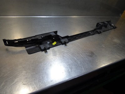 Porsche Boxster Cayman 981 Abstützung Halter Schweller Türeinstieg 98155562000 L