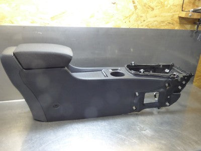 Opel Astra J 1.7 CDTI ORIGINAL gebraucht -  Mittelkonsole Armlehne 13317404T | 13317404 T