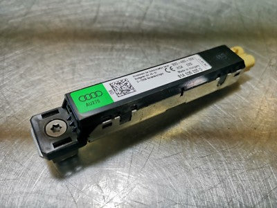 AUDI Q2 Orig. Antennenverstärker Verstärker Antenne NEUWERTIG ! ORIGINAL gebraucht - 81A035225D