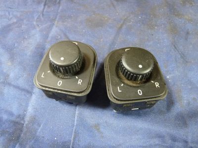 VW Passat 3C links oder rechts 1K0959565F / 1K0 959 565 F ORIGINAL gebraucht - Spiegelverstellung