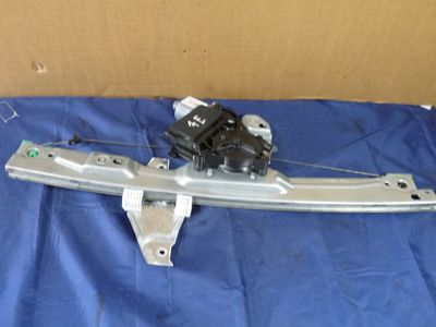 Peugeot 308 S Bj:2011 Fensterheber Motor vorne rechts 0130822369 / 0 130 822 369