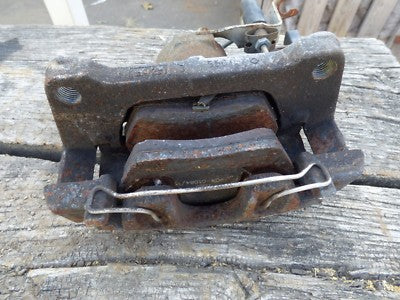 AUDI A4 8EC B7 2.0 TDI Bremsschattel vorne Links ATE  2008