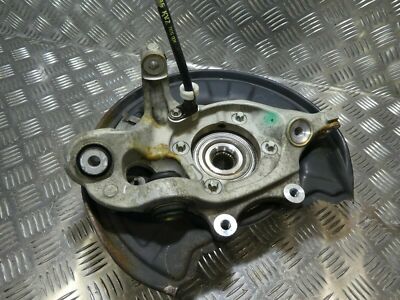 Original Mercedes W204 C Klasse Achsschenkel hinten Rechts mit handbremse
