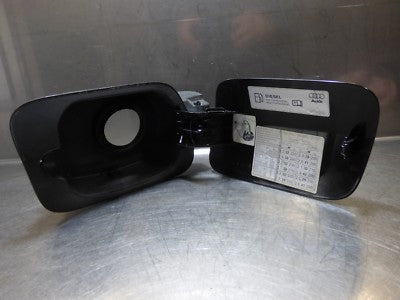 AUDI A8 4E Facelift Tankklappe Tankdeckel 4E0809857E  schwarz LZ9Y